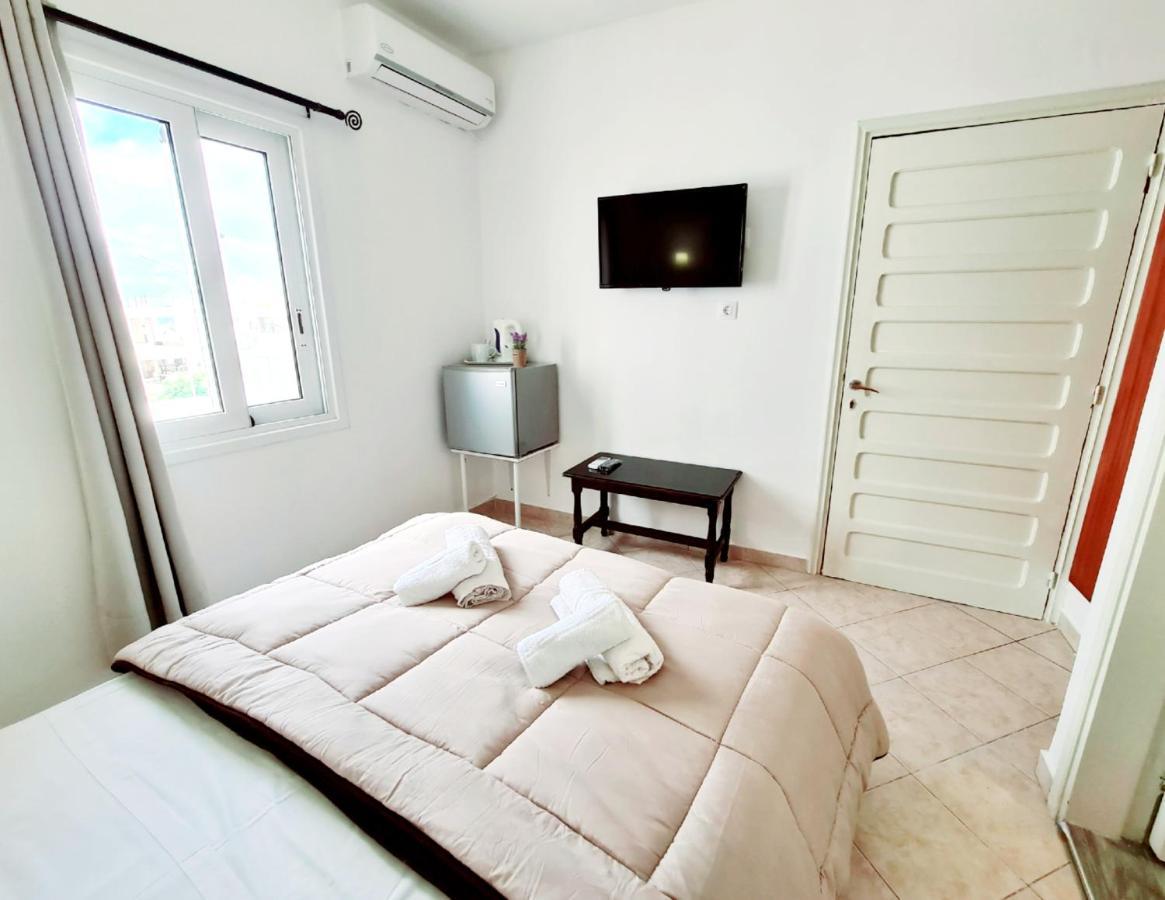 Avra Rooms Karpathos Buitenkant foto