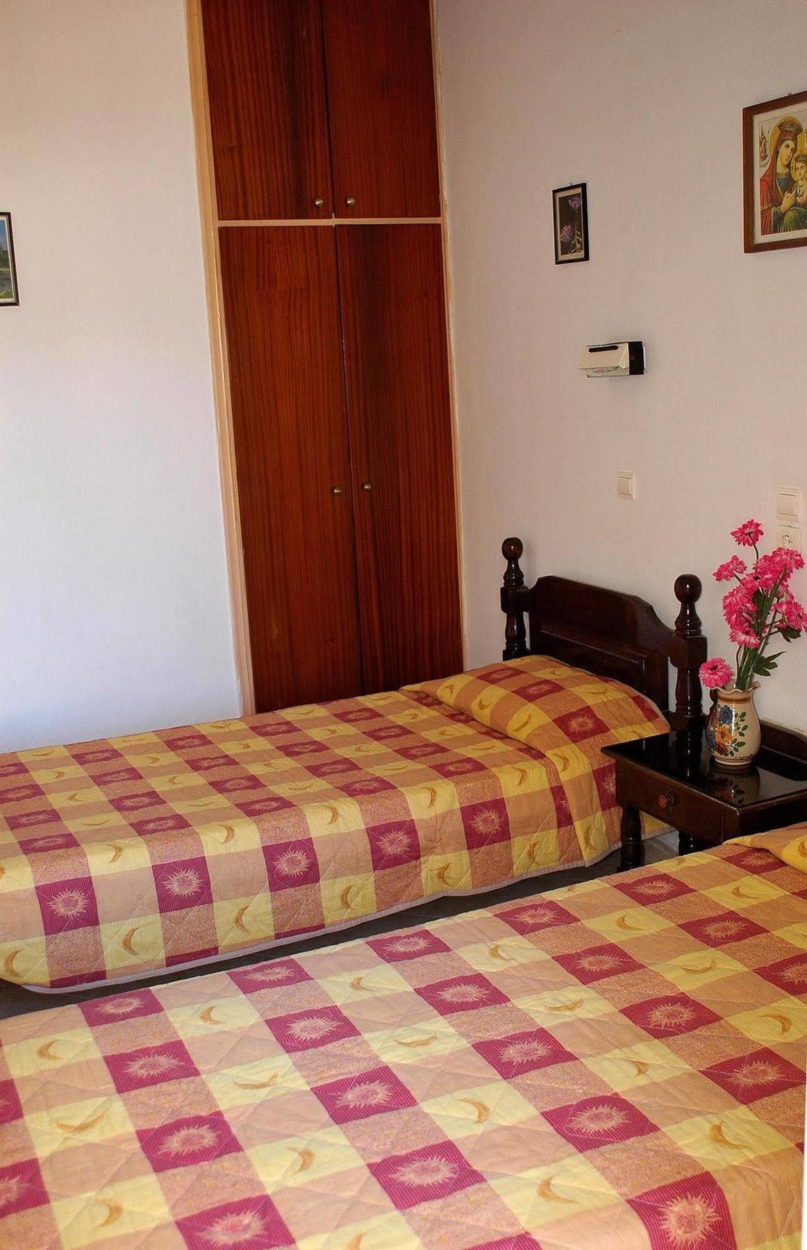Avra Rooms Karpathos Buitenkant foto